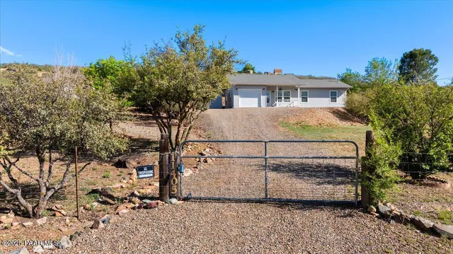 $379,900 | 11405 East Nancy Lane, Dewey-Humboldt, AZ 86327