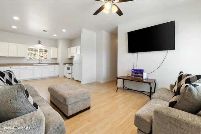 $379,900 | 11405 East Nancy Lane, Dewey-Humboldt, AZ 86327