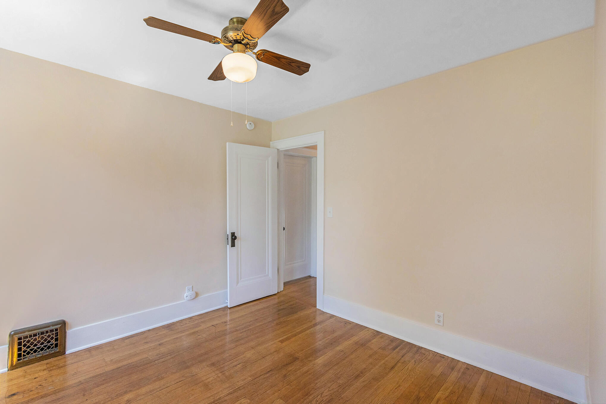 756 Whites Road Kalamazoo, MI 49008 - Photo 15 of 26 756Whites_24
