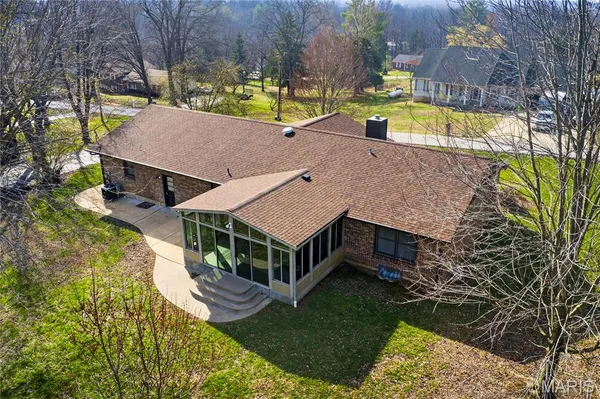 $325,000 | 1875 Buffalo Run Drive, Pacific, MO 63069