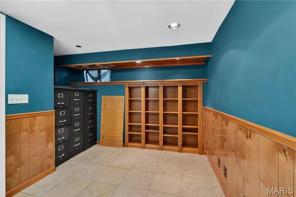 $325,000 | 1875 Buffalo Run Drive, Pacific, MO 63069