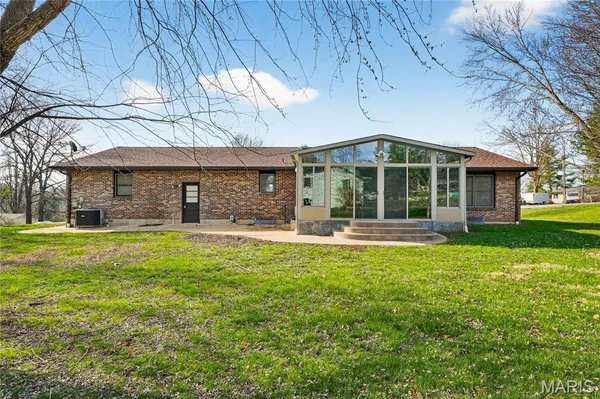 $325,000 | 1875 Buffalo Run Drive, Pacific, MO 63069