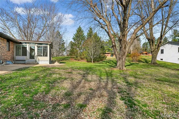 $325,000 | 1875 Buffalo Run Drive, Pacific, MO 63069