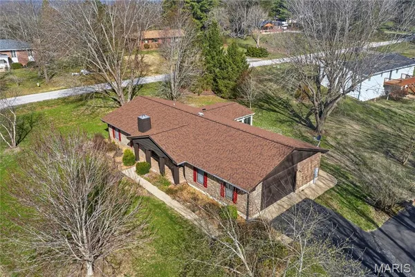 $325,000 | 1875 Buffalo Run Drive, Pacific, MO 63069