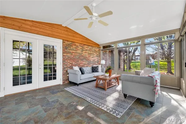 $325,000 | 1875 Buffalo Run Drive, Pacific, MO 63069