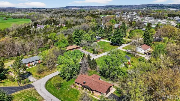 $325,000 | 1875 Buffalo Run Drive, Pacific, MO 63069