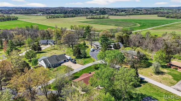 $325,000 | 1875 Buffalo Run Drive, Pacific, MO 63069