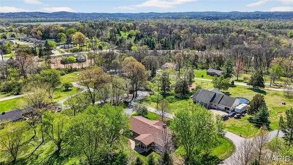 $325,000 | 1875 Buffalo Run Drive, Pacific, MO 63069