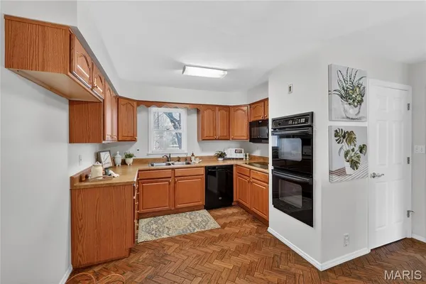 $325,000 | 1875 Buffalo Run Drive, Pacific, MO 63069