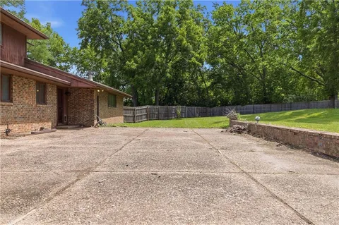 $475,000 | 1101 East 115th Street, Kansas City, MO 64131