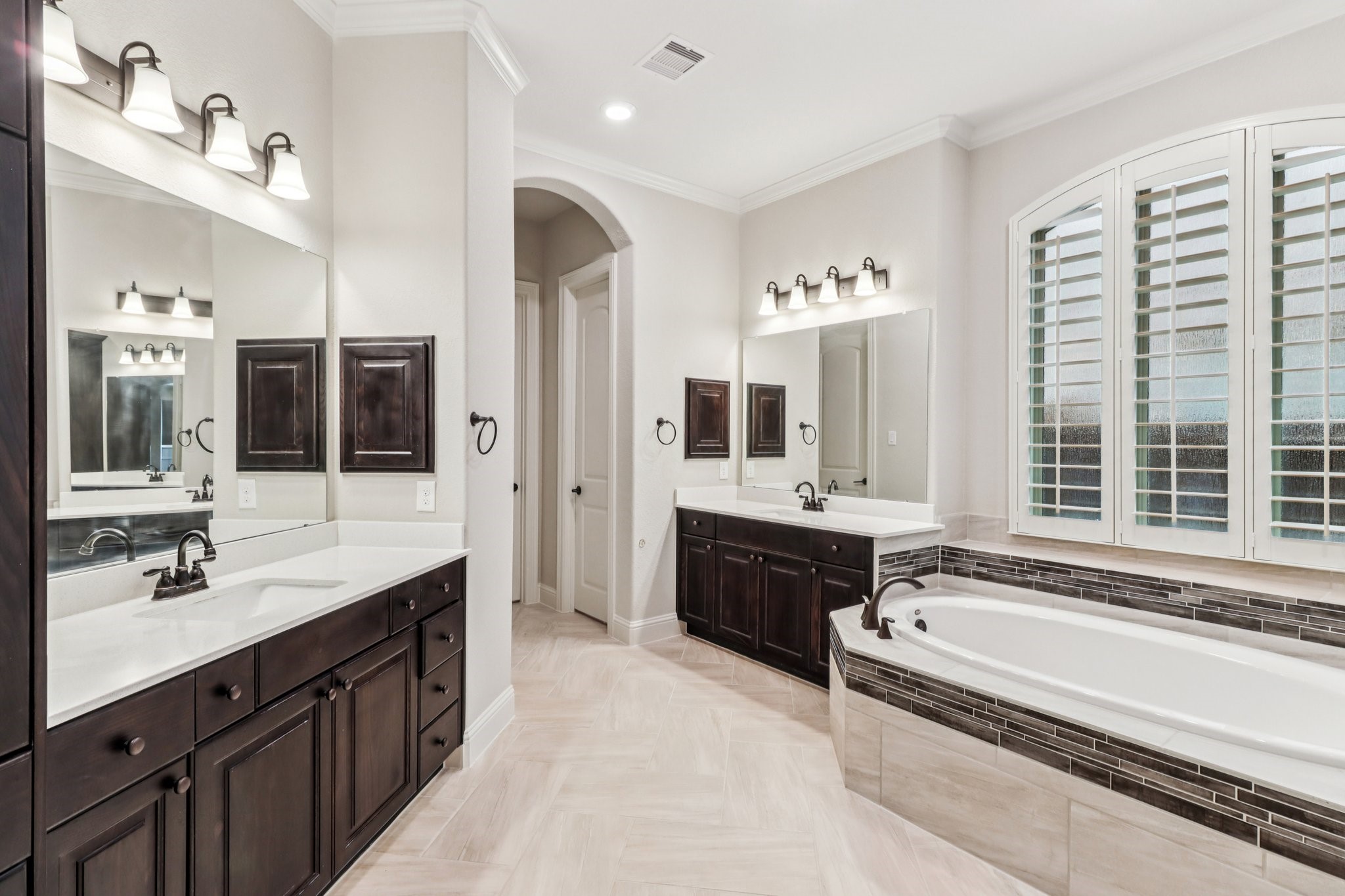 15519 Patten Forest Drive Cypress, TX 77429 - Photo 20 of 46 a spacious bathroom with a tub sink shower and mirror