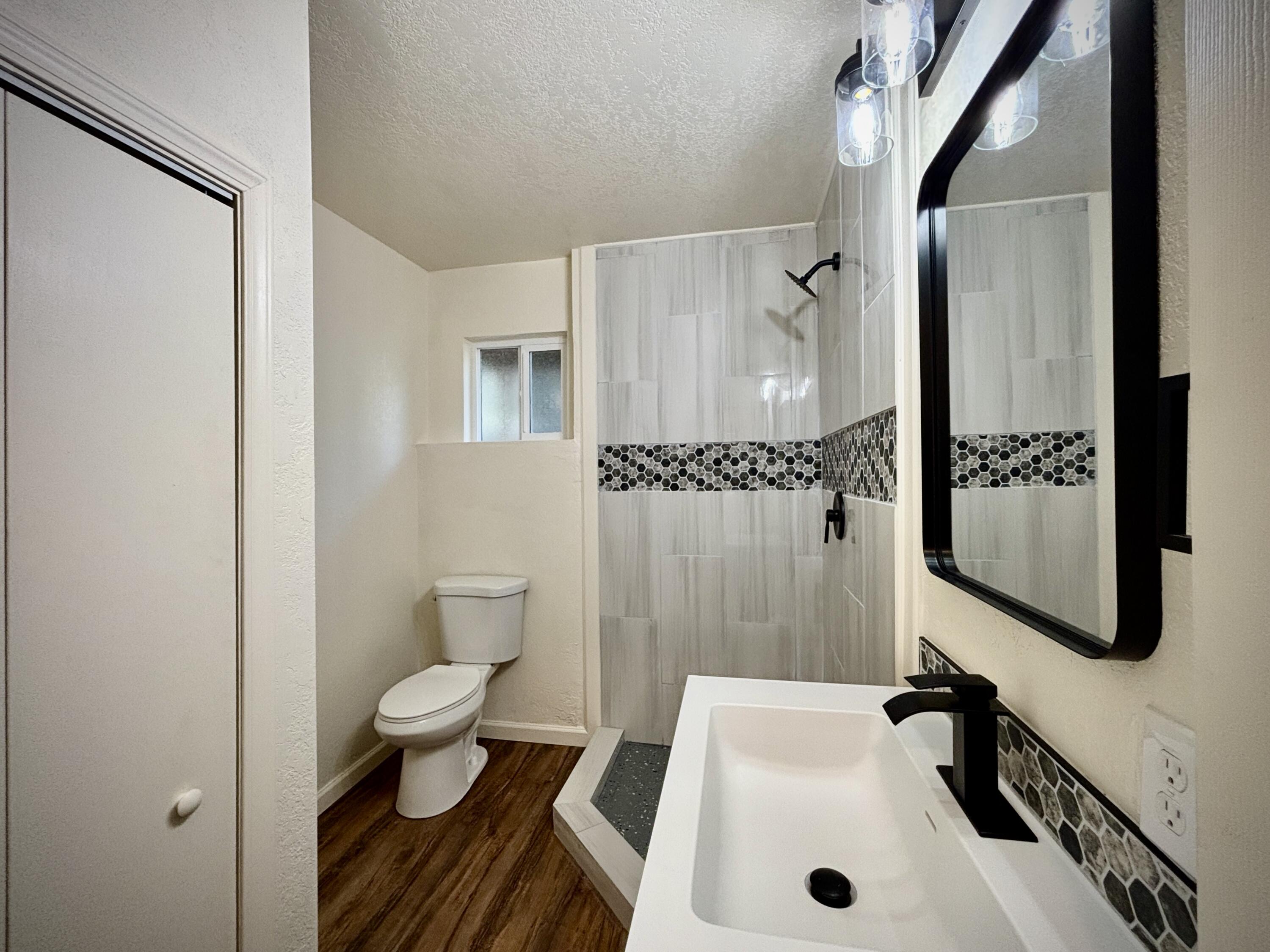 5125 Hugo Road Grants Pass, OR 97526 - Photo 18 of 42 Gallery Image 18