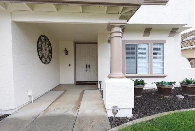 a view of an entryway of house