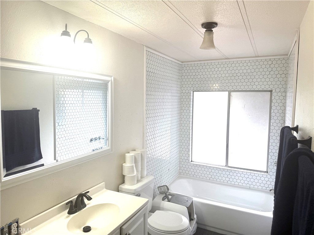 1550 Rimpau, Unit 37 Corona, CA 92881 - Photo 26 of 30