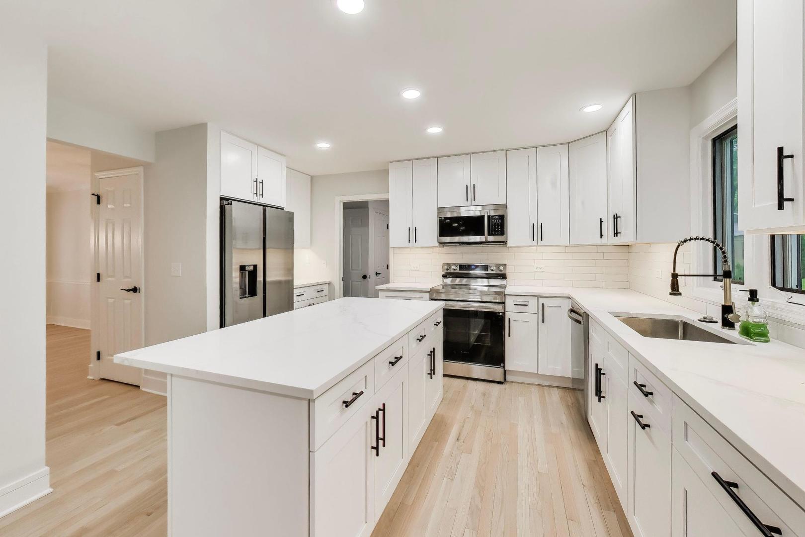 251 Perth Road Cary, IL 60013 - Photo 5 of 20