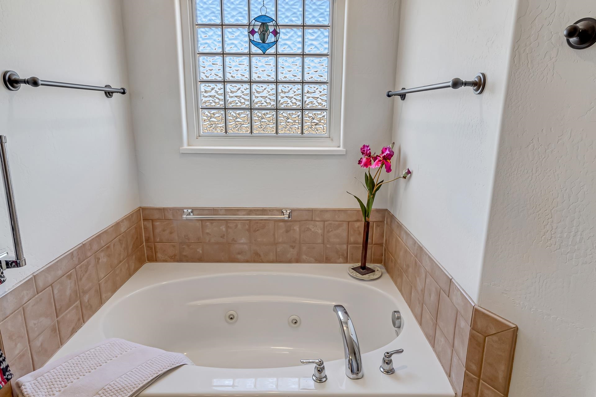 701 Amethyst Drive Fruita, CO 81521 - Photo 19 of 39 a bathroom with a tub and shower