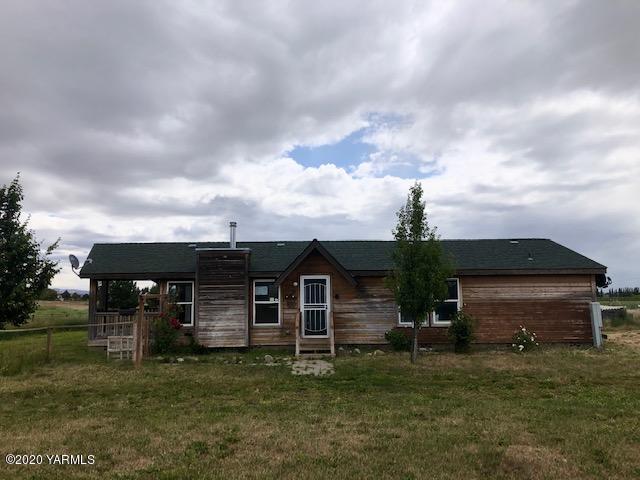 91 Section 1 Road Tieton, WA 98947 - Photo 2 of 27 561-900977 Front of house