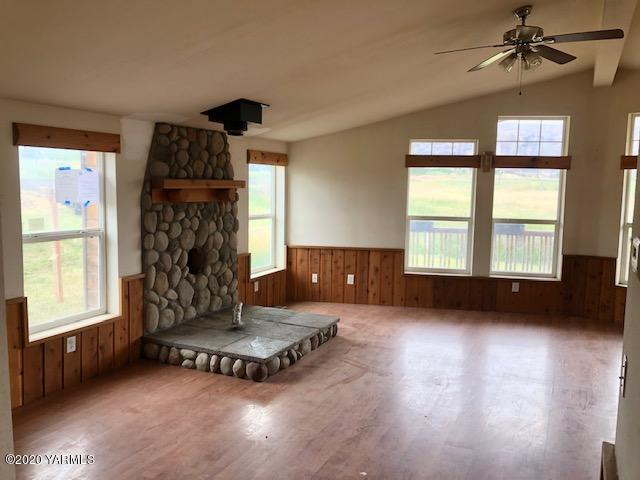 91 Section 1 Road Tieton, WA 98947 - Photo 14 of 27 561-900977 Living room view 1