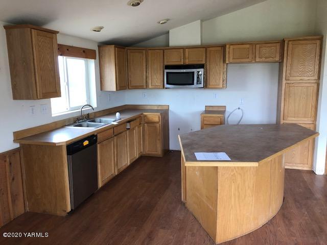 91 Section 1 Road Tieton, WA 98947 - Photo 18 of 27 561-900977 Kitchen view 1