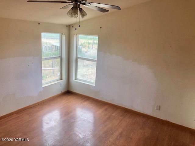 91 Section 1 Road Tieton, WA 98947 - Photo 22 of 27 561-900977 Bedroom 1 Master
