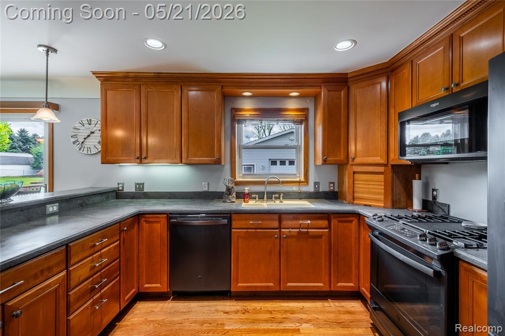 11430 Silver Lake Road Byron, MI 48418 - Photo 12 of 32