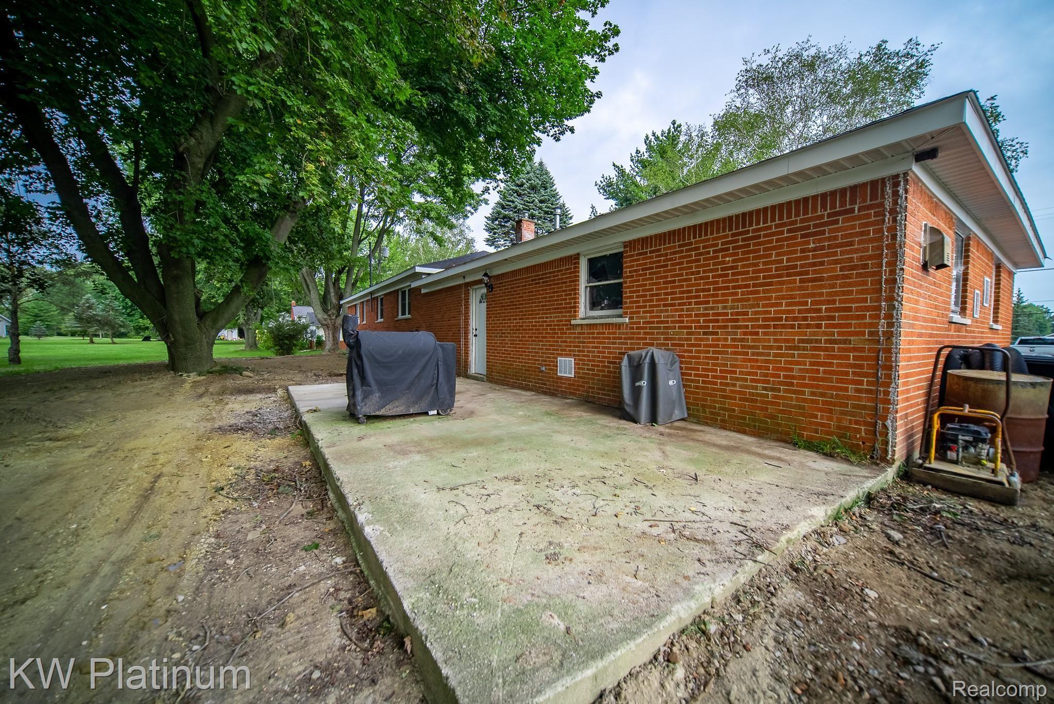 10045 Division Road Casco, MI 48064 - Photo 34 of 36 10045 Division Rd-32.jpg