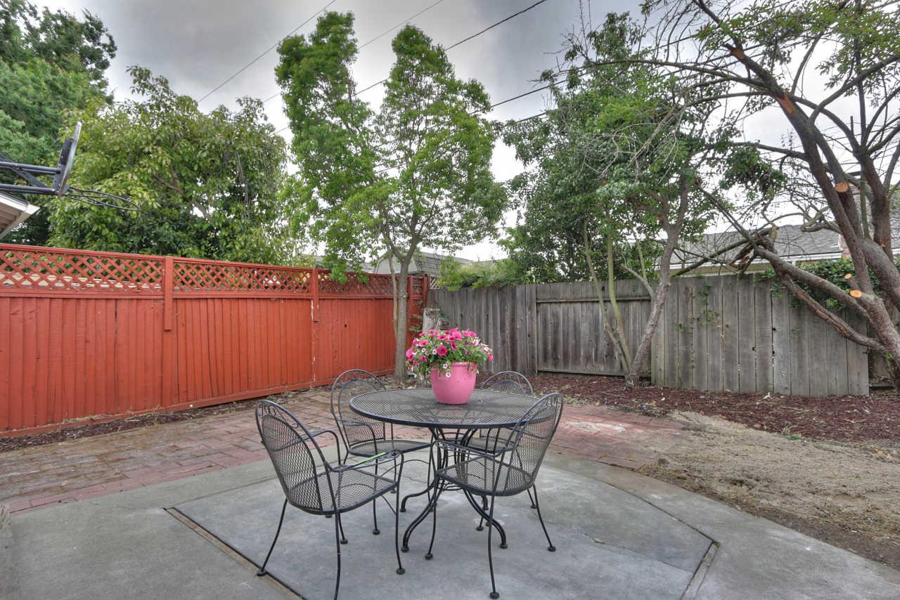 1350 Phyllis Avenue Mountain View, CA 94040 - Photo 23 of 27 a patio with table and chairs