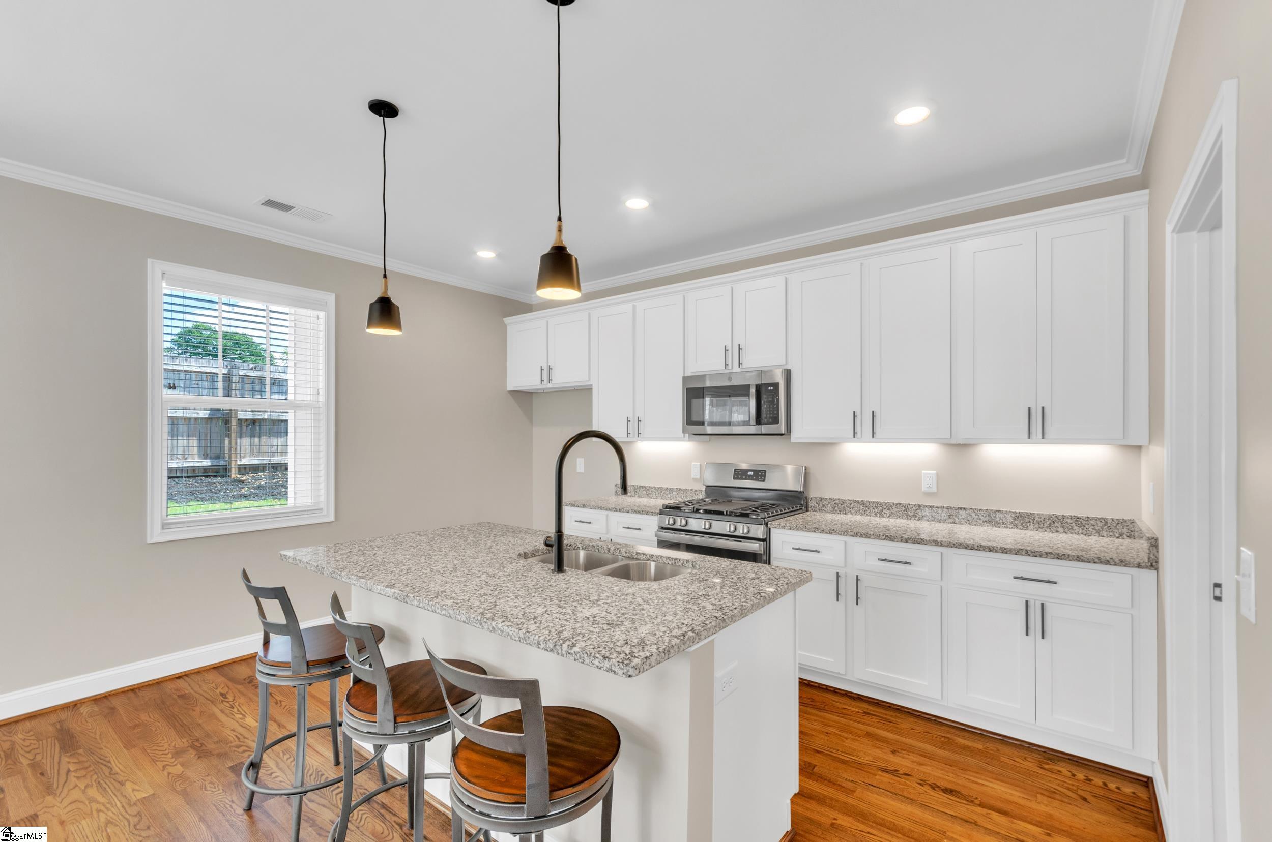14 Joseph Mathis Way Greenville, SC 29607 - Photo 8 of 25 Gallery Image 8