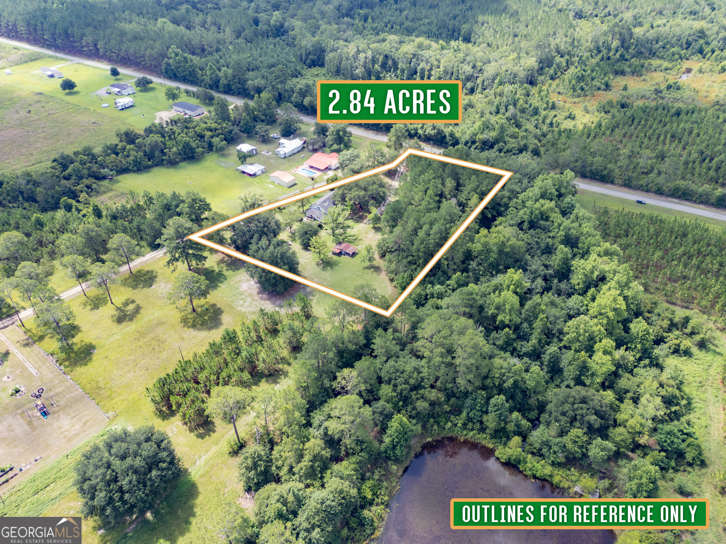 1629 George Craven Road Baxley, GA 31513 - Photo 1 of 1 a sign that is sitting on a field