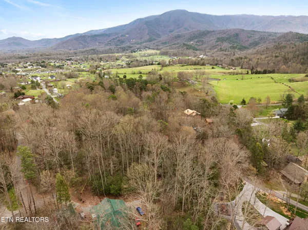 $519,000 | 3840 Saddle Brook Way, Sevierville, TN 37862