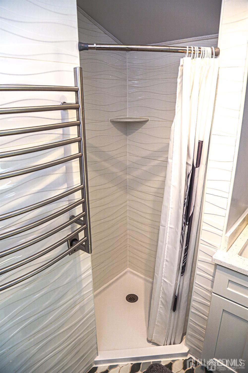 5805 Hana Road Edison, NJ 08817 - Photo 7 of 33