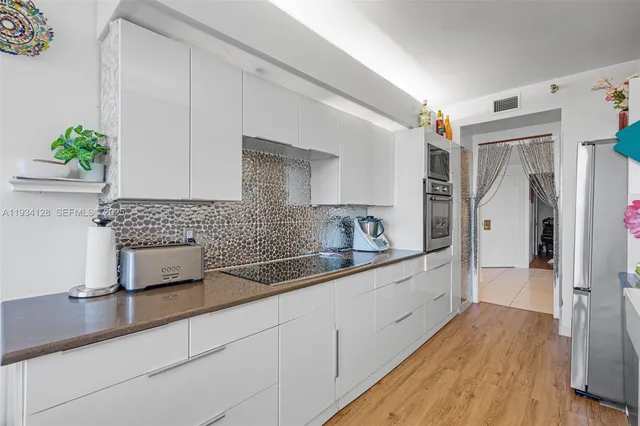 $7,000 | 3801 Northeast 207th Street, Unit 603, Aventura, FL 33180