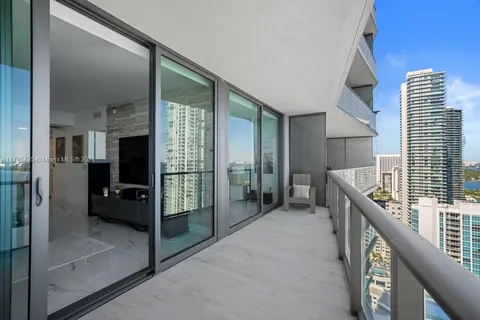 $875,000 | 460 Northeast 28th Street, Unit 3205, Miami, FL 33137