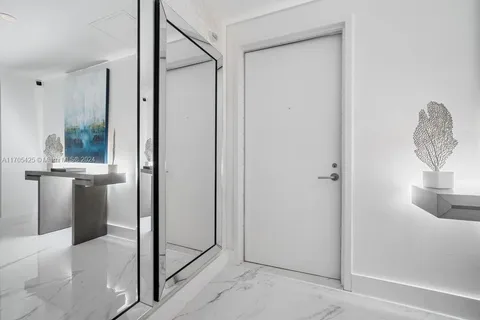 $875,000 | 460 Northeast 28th Street, Unit 3205, Miami, FL 33137