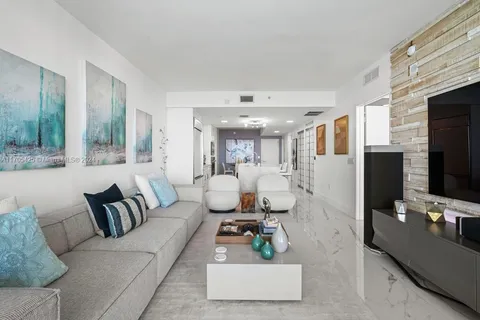 $875,000 | 460 Northeast 28th Street, Unit 3205, Miami, FL 33137