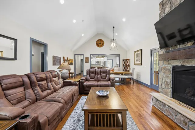 $500,000 | 195 Deep Woods Drive, Dunlap, TN 37327