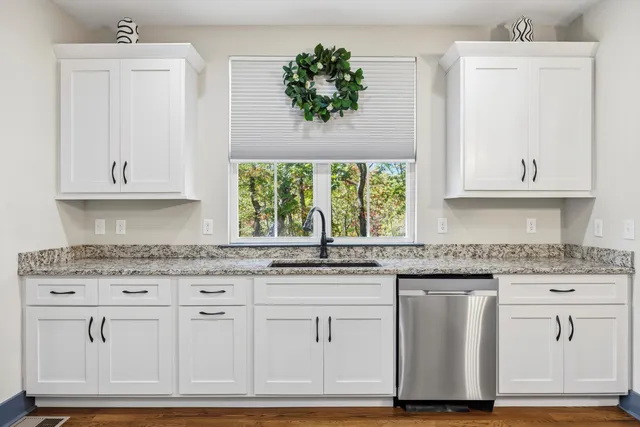 $500,000 | 195 Deep Woods Drive, Dunlap, TN 37327