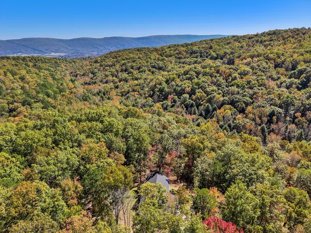 $500,000 | 195 Deep Woods Drive, Dunlap, TN 37327