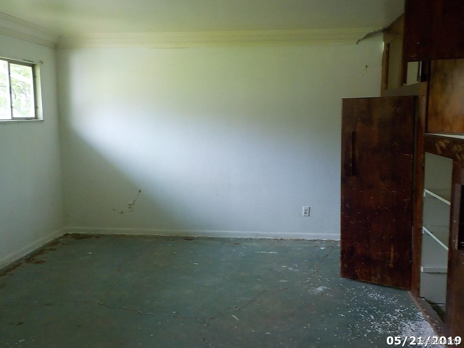 2126 East Coldwater Road Flint, MI 48505 - Photo 21 of 21 DSCN6975.jpg