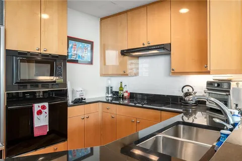 $699,000 | 700 Park Regency Place Northeast, Unit 1906, Atlanta, GA 30326