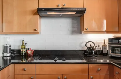 $699,000 | 700 Park Regency Place Northeast, Unit 1906, Atlanta, GA 30326