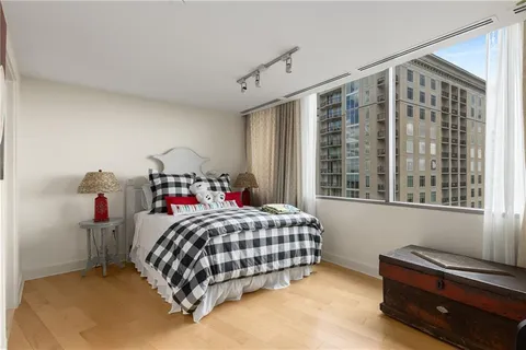 $699,000 | 700 Park Regency Place Northeast, Unit 1906, Atlanta, GA 30326