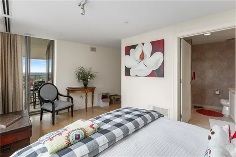 $699,000 | 700 Park Regency Place Northeast, Unit 1906, Atlanta, GA 30326