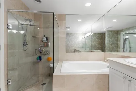 $699,000 | 700 Park Regency Place Northeast, Unit 1906, Atlanta, GA 30326