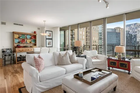 $699,000 | 700 Park Regency Place Northeast, Unit 1906, Atlanta, GA 30326