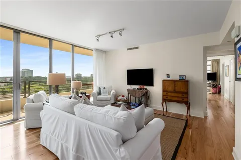 $699,000 | 700 Park Regency Place Northeast, Unit 1906, Atlanta, GA 30326