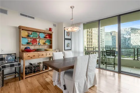 $699,000 | 700 Park Regency Place Northeast, Unit 1906, Atlanta, GA 30326