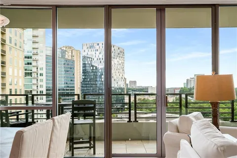 $699,000 | 700 Park Regency Place Northeast, Unit 1906, Atlanta, GA 30326