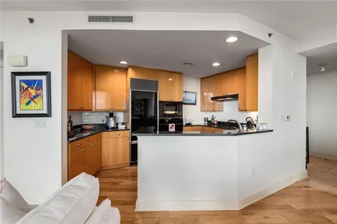 $699,000 | 700 Park Regency Place Northeast, Unit 1906, Atlanta, GA 30326