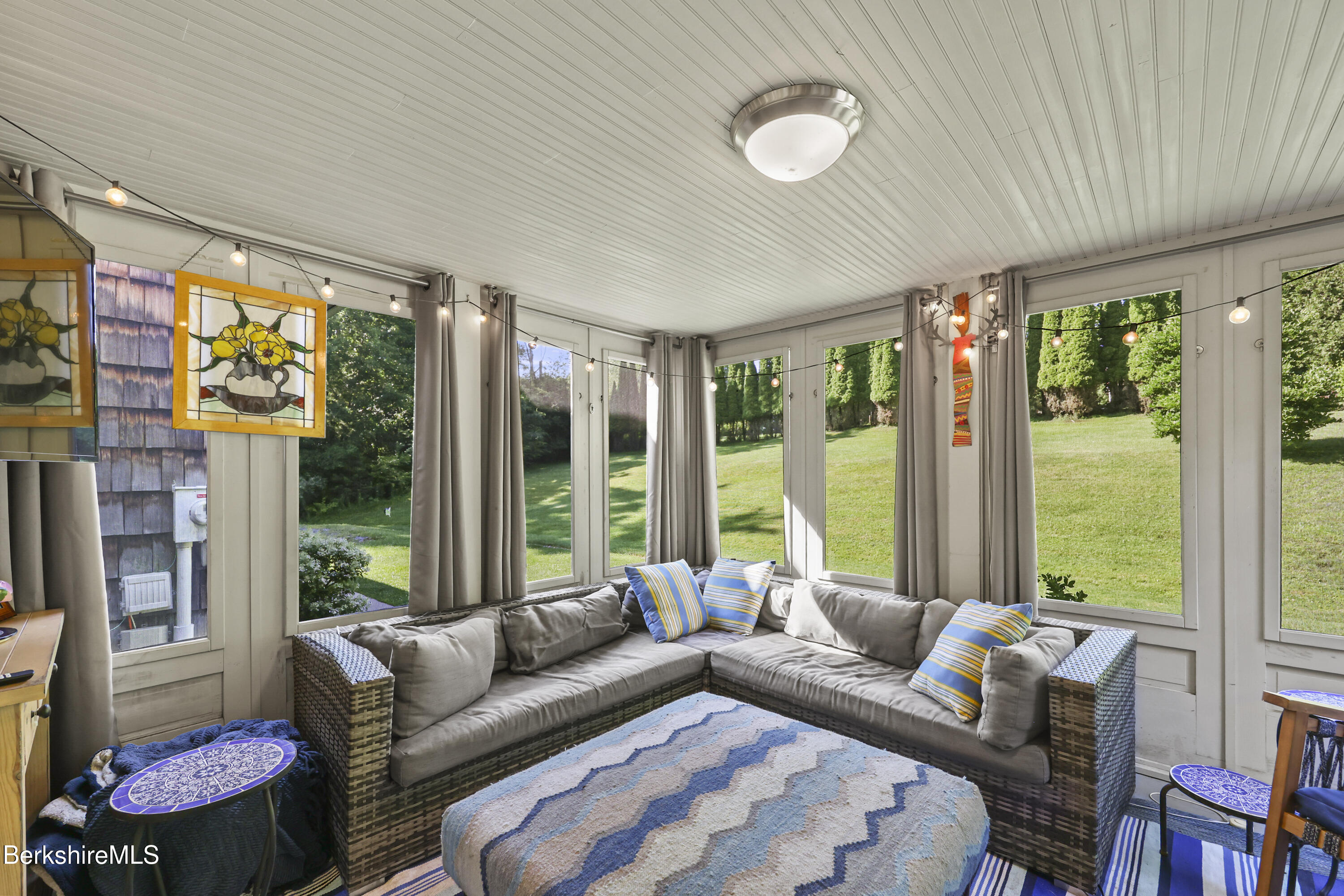 153 Gale Road Williamstown, MA 01267 - Photo 22 of 76 115 Screened Porch